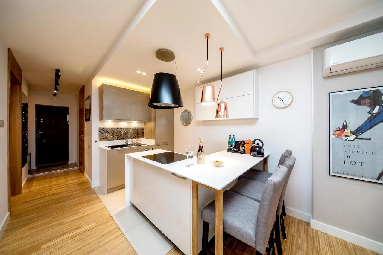 Golden Apartment With Air Condition By Your Freedom Warsaw