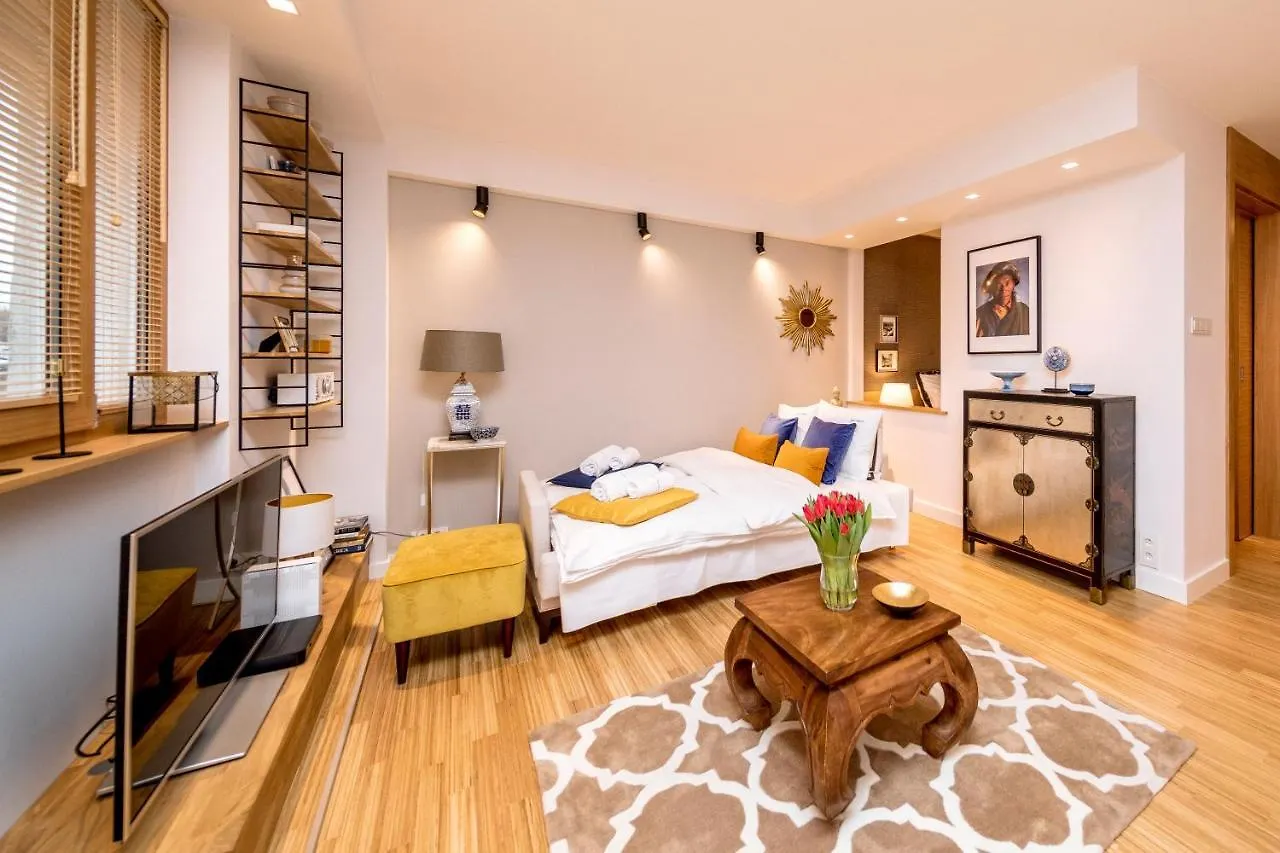 Golden Apartment With Air Condition By Your Freedom Warsaw
